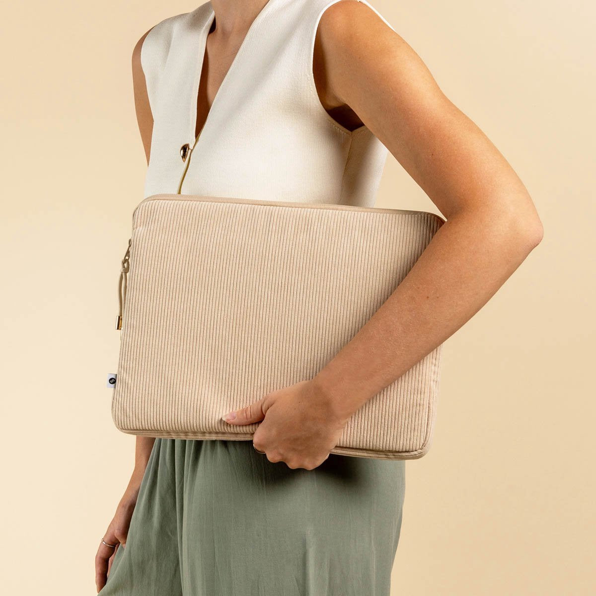 Selencia Corduroy Laptop Sleeve - Laptop Hoes geschikt voor 13 / 13.3 / 13.6 / 14 / 14.2 inch - Beige - afbeelding 5