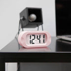 JAP AP17 digitale wekker - Stevige alarmklok - Met snooze en verlichtingsfunctie - Beschermhoes van rubber - Pastelle Roze - afbeelding 5