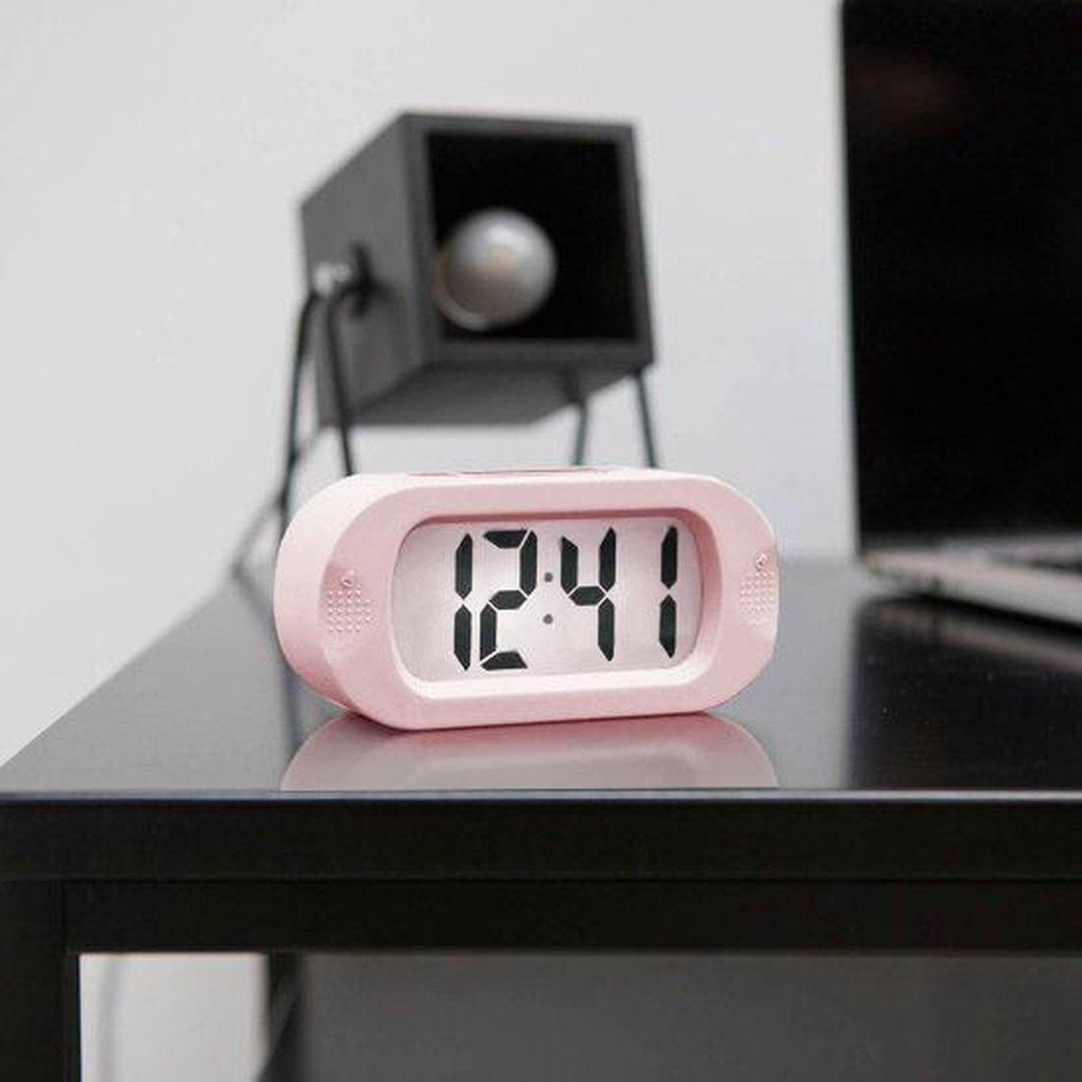 JAP AP17 digitale wekker - Stevige alarmklok - Met snooze en verlichtingsfunctie - Beschermhoes van rubber - Pastelle Roze - afbeelding 5