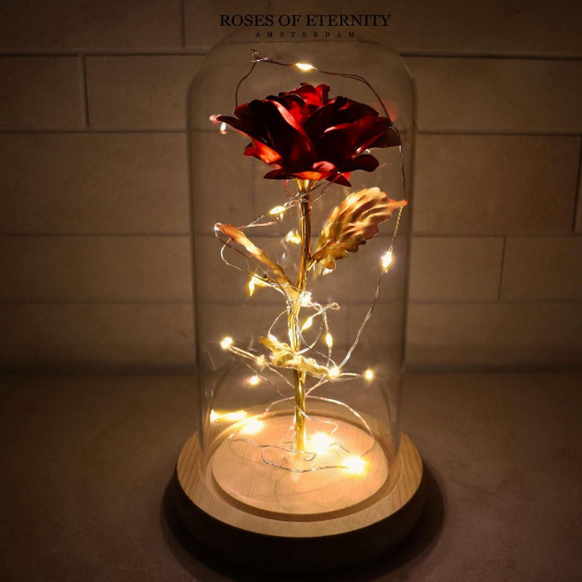 Roses of Eternity - Gouden roos in glazen stolp met LED - Cadeau voor vrouw, (beste) vriendin, haar - Valentijn - Moederdag - valentijnsdag cadeautje - Huwelijk - Eeuwige Roos - Romantisch Liefdes - Rode Rozen in glas - afbeelding 1