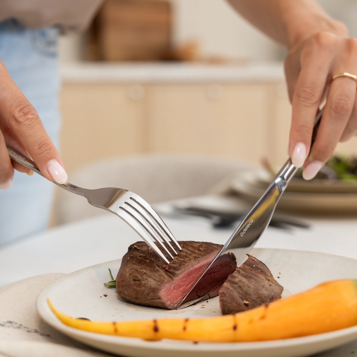 Deleca 12 Persoons Bestekset Essential (72-delig) - Lepels, Messen, Vorken, Steakmessen & Gebaksvorkjes - Vaatwasserbestendig Bestek - Glanzend Zilver / Edelstaal - afbeelding 4