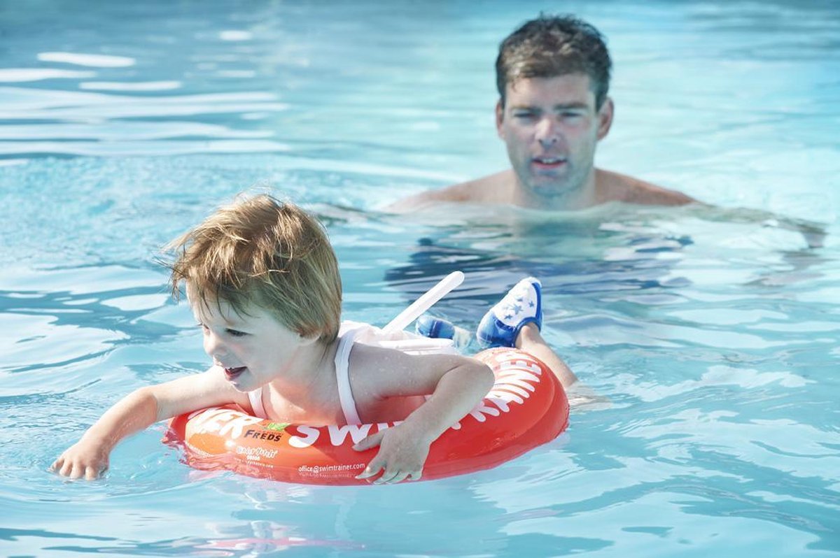 SWIMTRAINER "Classic" ® rood (3 maanden tot 4 jaar, 6kg-18kg) DE VEILIGE BABY ZWEMBAND: ZWEMTRAINER | (Keurmerken: CE-TüV-EN13138-1:2014) - afbeelding 4