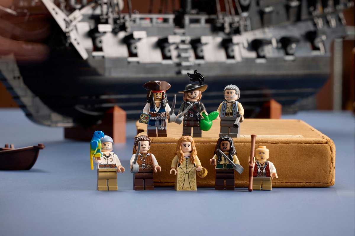 LEGO Icons Pirates of the Caribbean - Het Piratenschip van Kapitein Jack Sparrow - 10365 - afbeelding 3