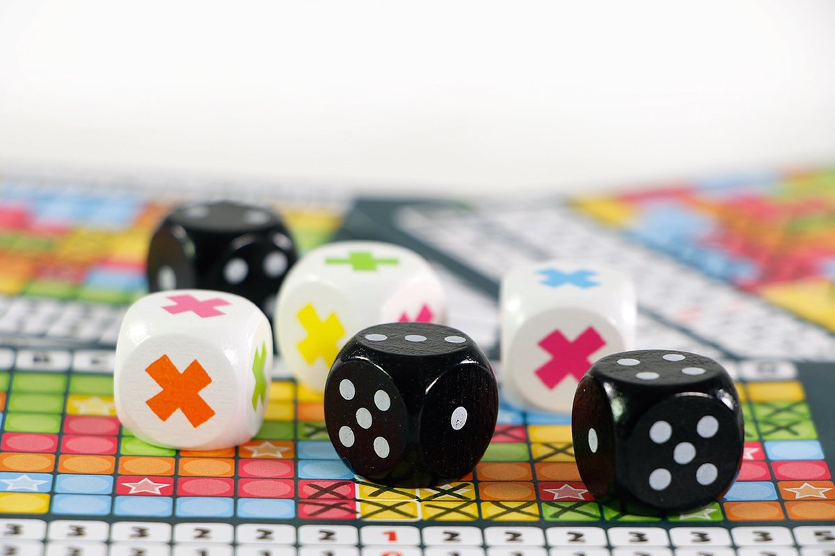 999 Games - Keer op Keer - Dobbelspel - Hét dobbelspel voor het hele gezin - Gezelschapsspel - Familiespel - Educatief spel - Klein cadeautje - afbeelding 4