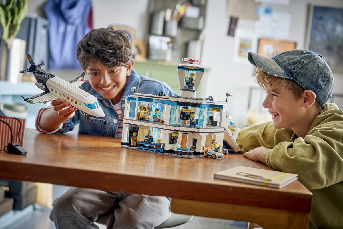 LEGO - My City 60502 - Luchthaven met Vliegtuig - afbeelding 2