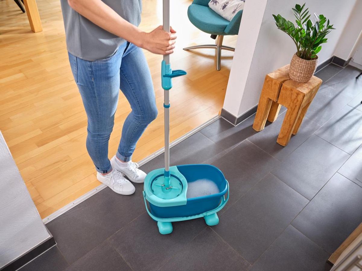 Leifheit Clean Twist Disc Mop Ergo - compleet dweilsysteem met wieltjes - 6 liter - afbeelding 4