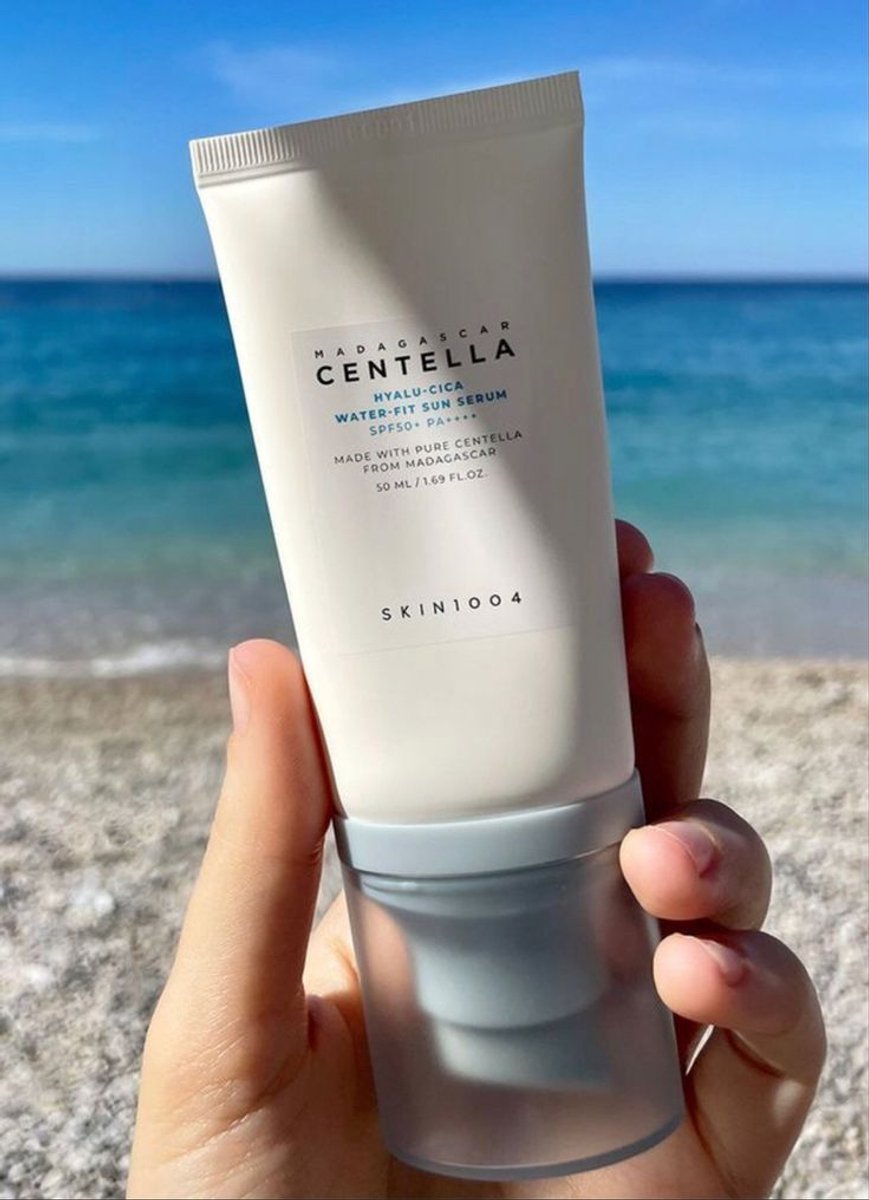 SKIN1004 Madagascar Centella Hyalu-Cica Water-Fit Sun Serum SPF 50+ PA++++ 50ml Zonnebrand - Korean Skincare - afbeelding 2
